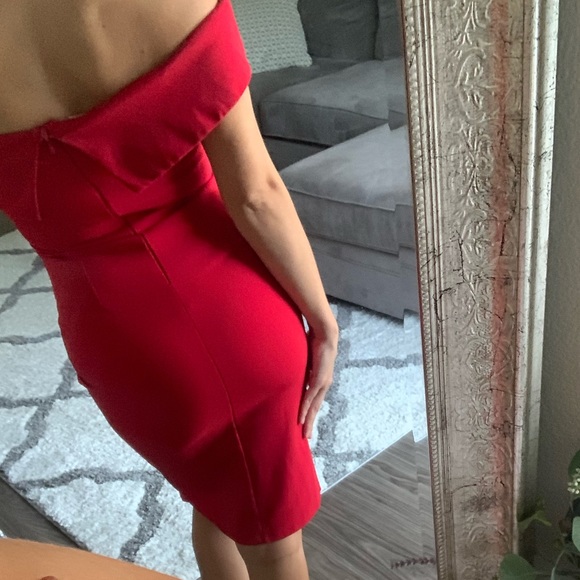 Red slit dress - Picture 3 of 3